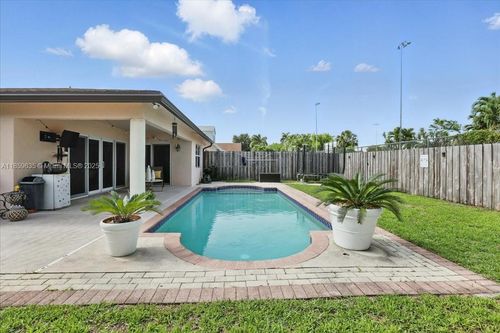 5874 Sw 97th Ter, Cooper City, FL, 33328-5735 | Card Image