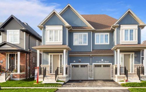 {{alt}} | Card Image