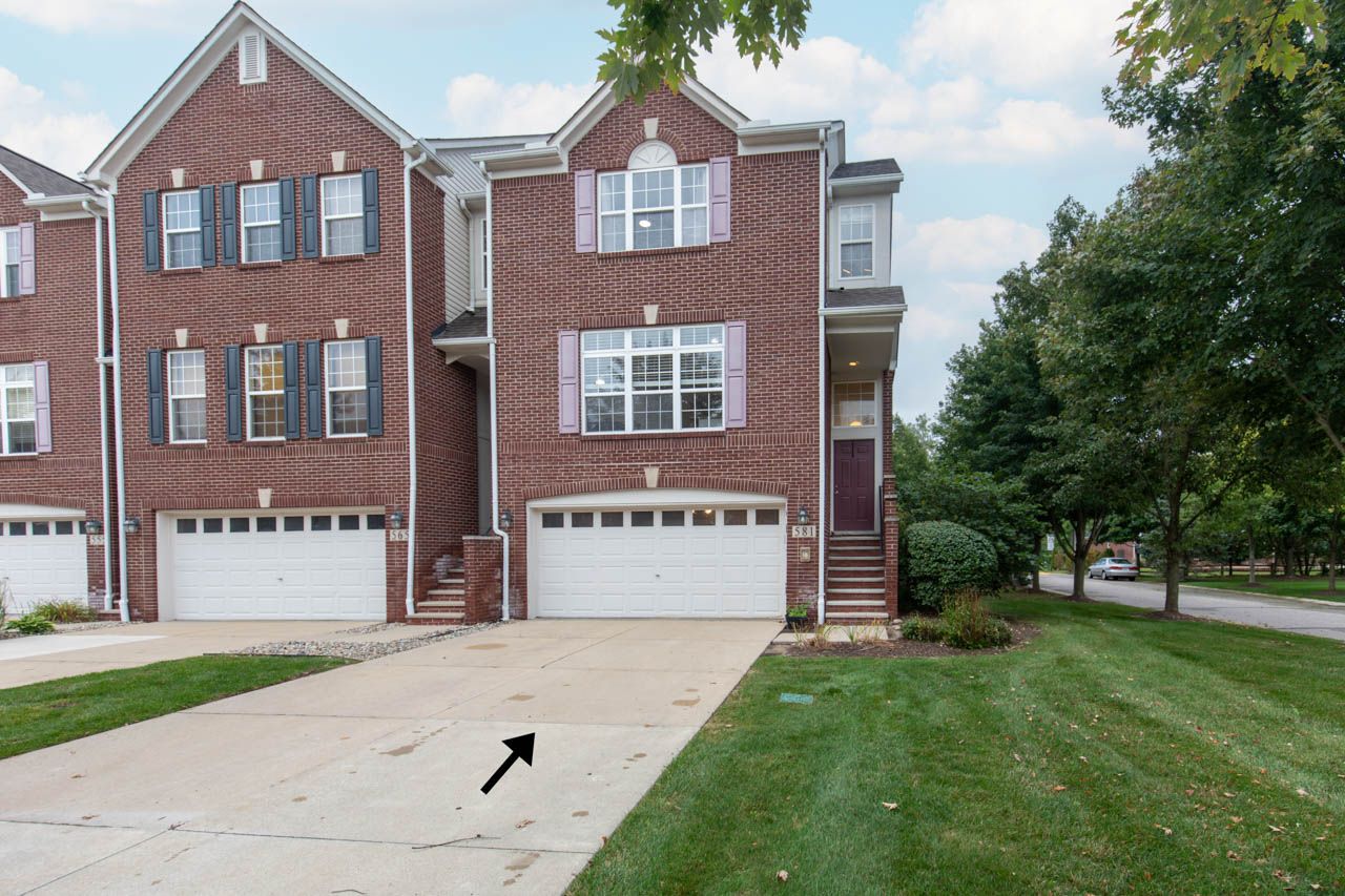 Cherry Orchard Rd, Canton, MI 48188