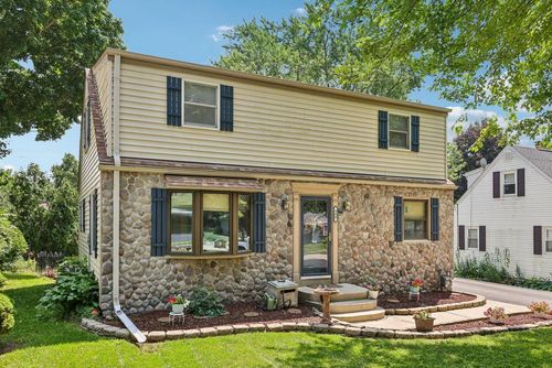 980 Adelmann Avenue, Brookfield, WI, 53045 | Card Image