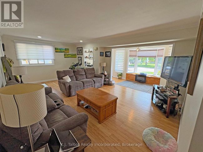 202 Bennett St W, House other with 3 bedrooms, 3 bathrooms and 4 parking in Goderich ON | Image 11
