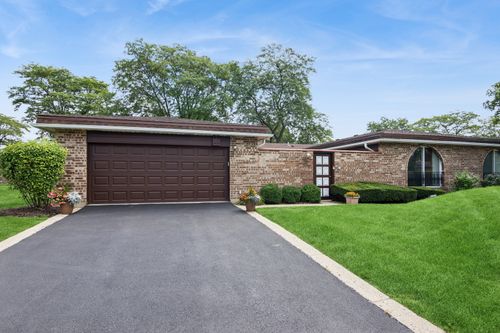 2417 Salceda Dr, Northbrook, IL, 60062-7010 | Card Image