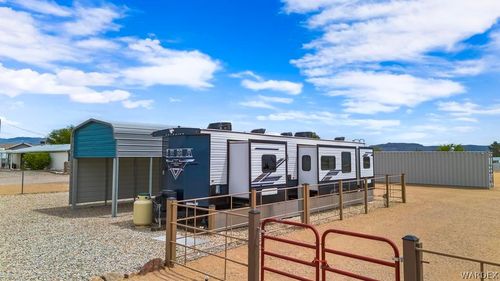 886 S San Pedro Rd, Golden Valley, AZ, 86413-8732 | Card Image