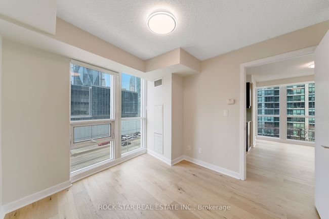 905 - 18 Harbour St, Condo with 2 bedrooms, 2 bathrooms and 1 parking in Toronto ON | Image 16