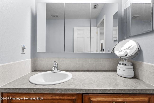 Suite full bath | Image 34