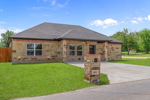 801 Comanche Cove Dr, Granbury, TX, 76048-5309 | Card Image