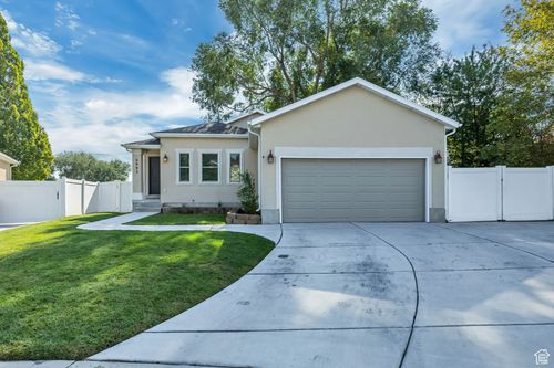 6095 S Karos Cir, Taylorsville, UT, 84123-5211 | Card Image