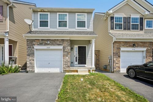 2127 Huntington Ln, Easton, PA, 18040-8400 | Card Image