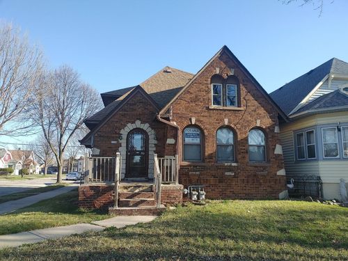2330 W Hope Ave, Milwaukee, WI, 53209-6627 | Card Image