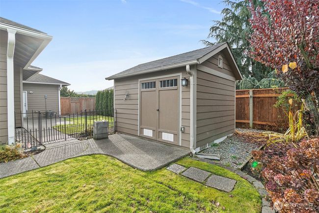 Garden/yard shed, with power. | Image 37