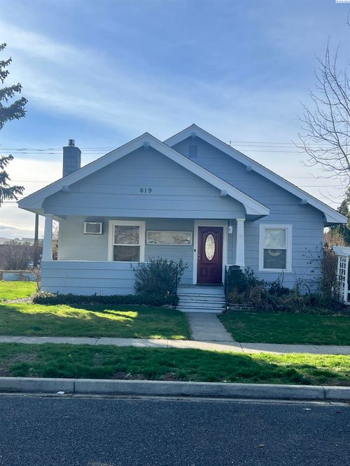 619 Court St, Prosser, WA, 99350-1313 | Card Image