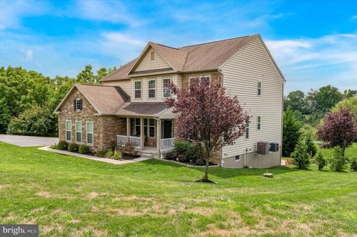 19 Lammey Way, Downingtown, PA, 19335-1391 | Card Image