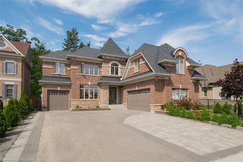 61 Trail Blvd, Springwater, ON, L9X0S4 | Card Image