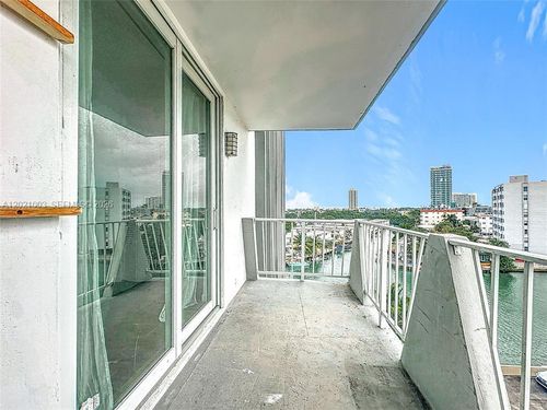 705-7133 Bay Dr, Miami Beach, FL, 33141-5447 | Card Image