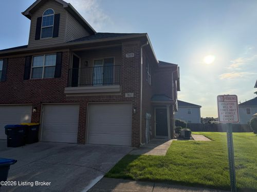 7817 Pleasure Walk Cir, Louisville, KY, 40258-3582 | Card Image