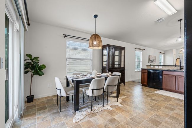 With plenty of space for a large table for dining | Image 11