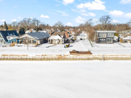 22409 Manor St, Saint Clair Shores, MI, 48081-2320 | Card Image