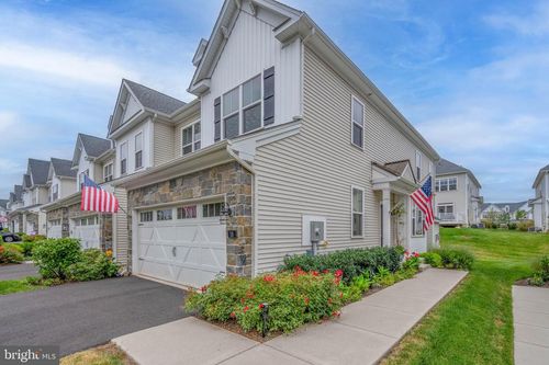 18 Lacey Ln, Warminster, PA, 18974-2863 | Card Image
