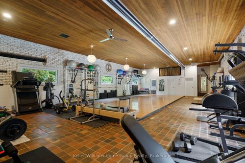 235 Concession 11 E, Freelton, ON, L8B1H7 | Card Image