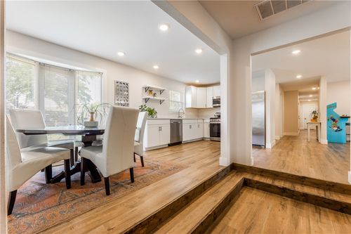 1102 7th St, Bentonville, AR, 72712-4557 | Card Image