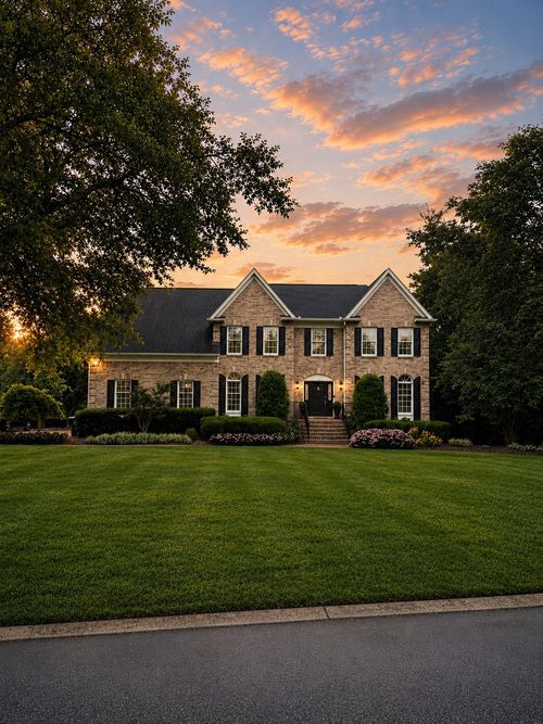 9023 Fallswood Ln, Brentwood, TN, 37027-8679 | Card Image