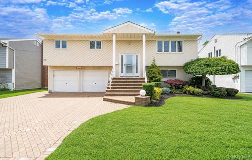 3824 Illona Lane, Hempstead, NY, 11572 | Card Image