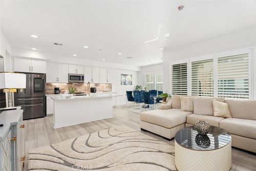 704 Dusky Crk, Lake Forest, CA, 92610-3035 | Card Image