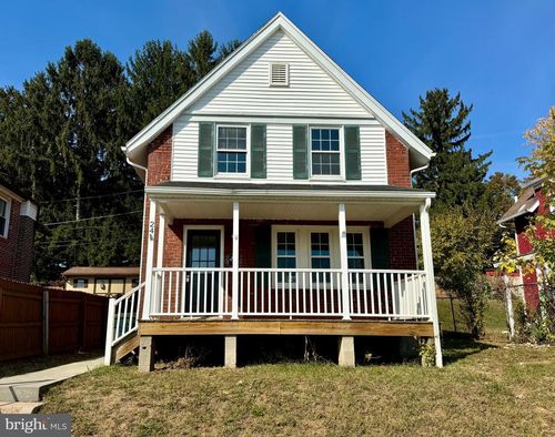 24 Lafayette Ave, COATESVILLE, PA, 19320-3915 | Card Image
