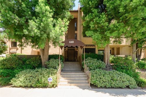 203-640 S Lake, Pasadena, CA, 91106 | Card Image