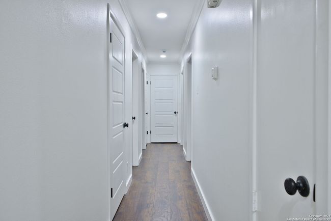 Hallway to the rooms | Image 20