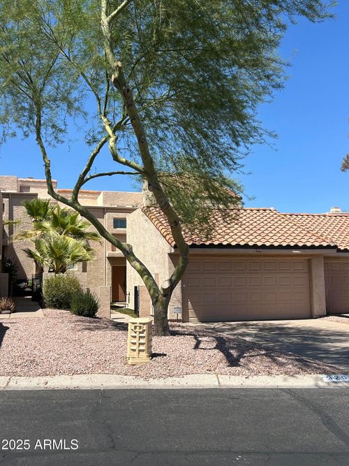 320 E Larkspur Ln, Tempe, AZ, 85288-1417 | Card Image