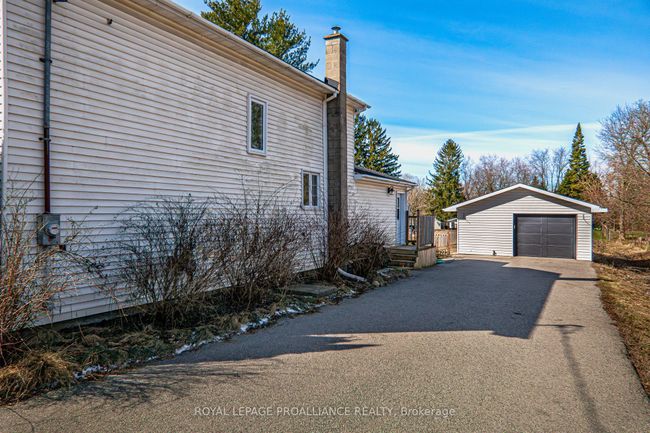 236 Lyle St N, House other with 3 bedrooms, 2 bathrooms and 6 parking in Grafton ON | Image 5