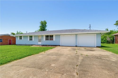 920 N 11th St, Rogers, AR, 72756-2718 | Card Image
