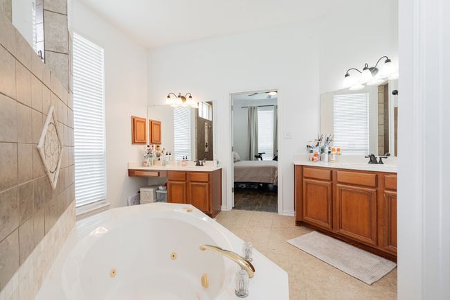 1005 Ruidoso Downs Dr, House other with 4 bedrooms, 2 bathrooms and null parking in Terrell TX | Image 12