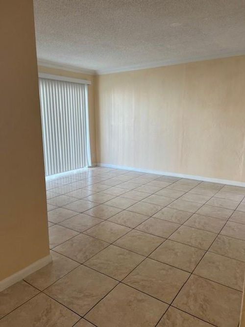 101-104 Se 10th St, Deerfield Beach, FL, 33441-8209 | Card Image