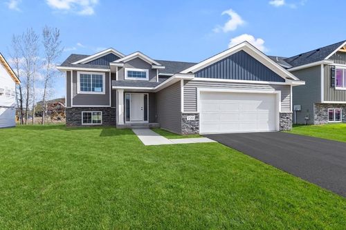 720 Margaret Ln, Isanti, MN, 55040-5556 | Card Image