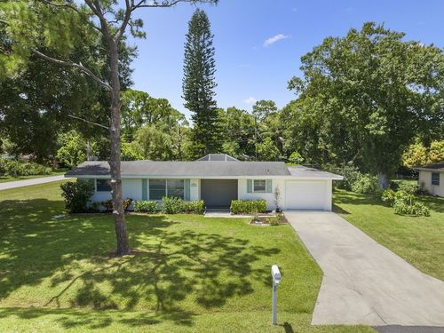 1305 35th Ave, Vero Beach, FL, 32960-3846 | Card Image