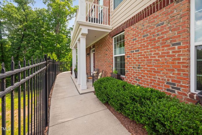 Front Porch4 | Image 7
