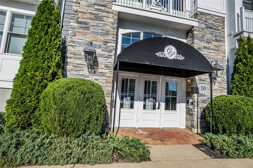 10204 Beech Tree Ln, Plainview, NY, 11803-2165 | Card Image
