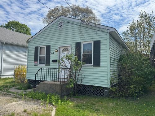 68 Uncas St, Warwick, RI, 02889-9525 | Card Image