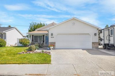 1052 Clarence Drive, House other with 3 bedrooms, 2 bathrooms and 2 parking in Idaho Falls ID | Image 2