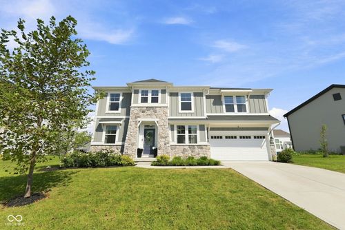 9936 Deep Royal Way, Indianapolis, IN, 46239-9811 | Card Image
