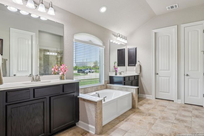 1047 Daylan Hts, House other with 4 bedrooms, 3 bathrooms and null parking in Schertz TX | Image 41