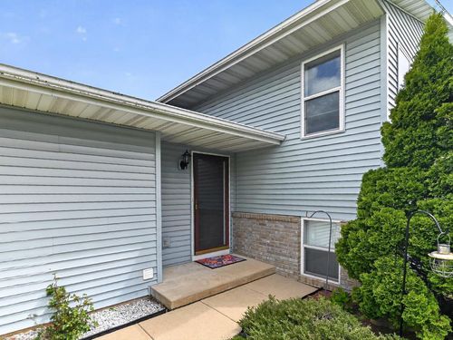 808A N Clover Ln, Cottage Grove, WI, 53527 | Card Image