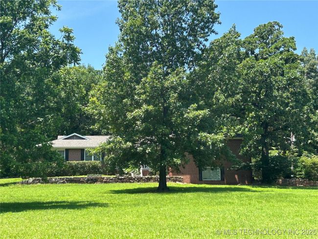 10282 N Perry Loop Rd, House other with 3 bedrooms, 3 bathrooms and null parking in Stigler OK | Image 8