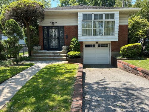 79 Marcus Ave, New Hyde Park, NY, 11040-3406 | Card Image