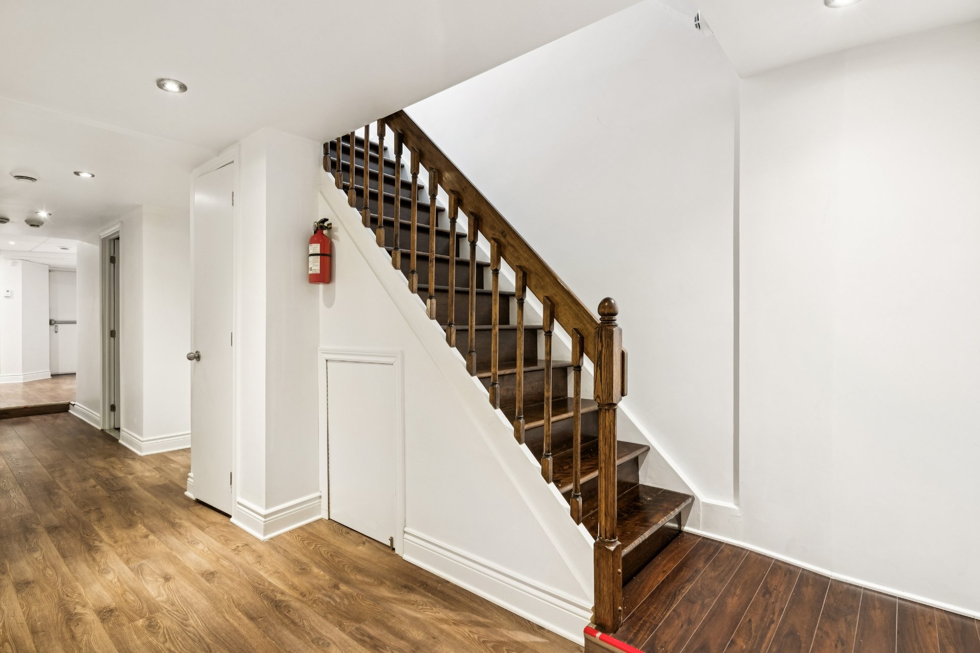 Commercial Sale in Montréal (Ahuntsic-Cartierville) 2