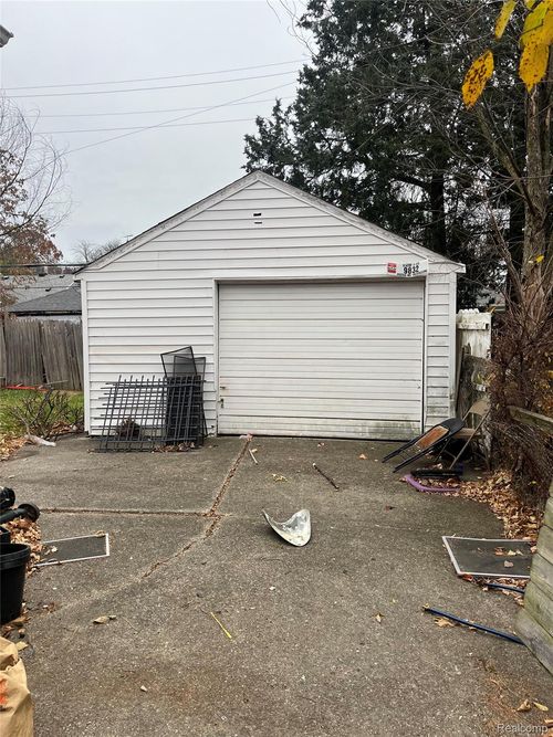 9832 Balfour Rd, Detroit, MI, 48224-2509 | Card Image