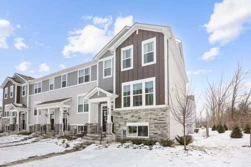 620 Wolverine Dr, Aurora, IL, 60502-9554 | Card Image