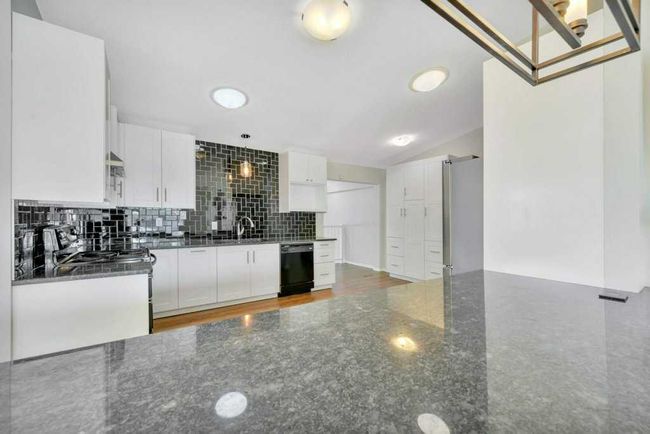 7 Goodacre Close, House other with 4 bedrooms, 4 bathrooms and 4 parking in Red Deer AB | Image 9